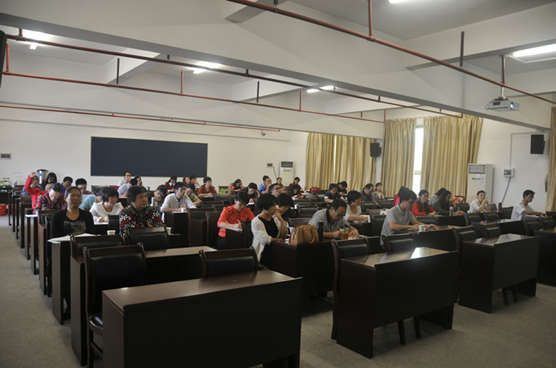 _DSC7486_副本学员听刘.jpg